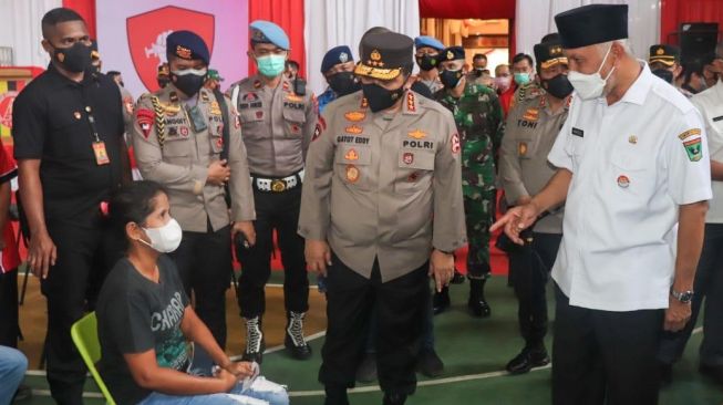 Wakapolri Sebut Penanganan Covid di Sumbar Lancar, Gubernur Target 4,5 Juta Warga Divaksin