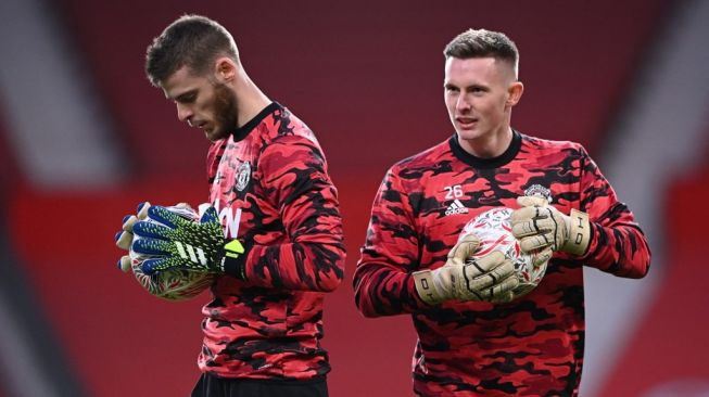 David de Gea atau Dean Henderson, Manchester United Wajib Segera Tentukan Kiper Utama