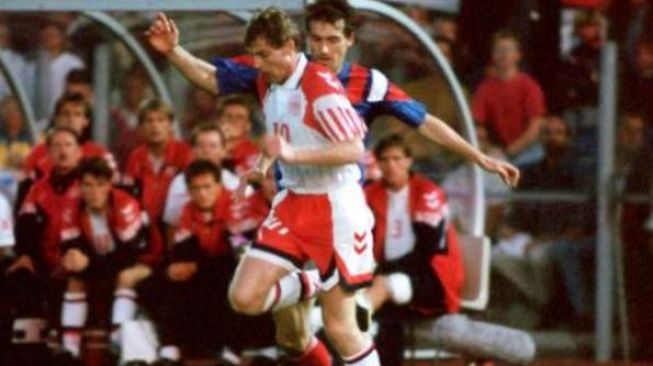 Lars Elstrup, Pahlawan Denmark Juara Euro 1992 yang Pensiun Dini demi Masuk Sekte Sesat