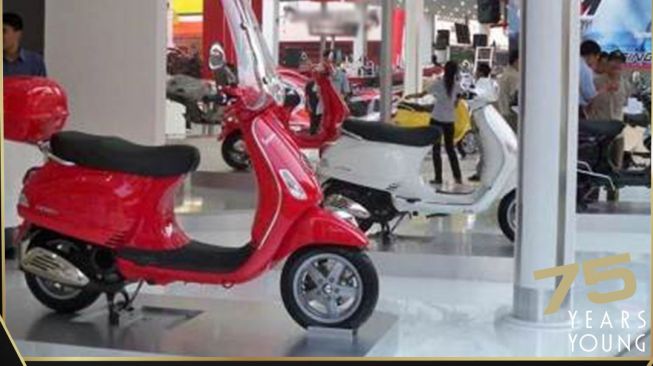 2011: PT Piaggio Indonesia resmi hadir di pasar Indonesia dan langsung memperkenalkan Vespa LX 150 serta Vespa S 150 [PT Piaggio Indonesia].