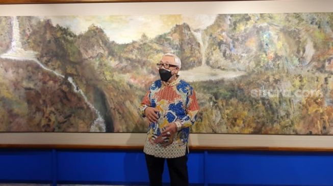 Gelar Pameran Tunggal di Rumah, Maestro Seni Lukis Sidik Martowidjojo Pamerkan 18 Karya