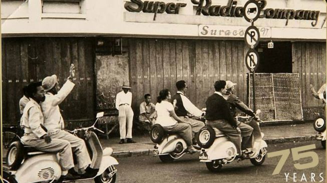 1950-an: Vespa hadir di Indonesia dan langsung populer di kalangan penggemar lifestyle saat itu [PT Piaggio Indonesia].