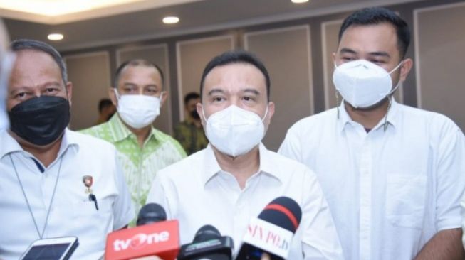DPR Terima 1 Juta Masker dari Hetzer Medical Indonesia untuk Nakes
