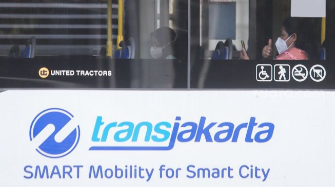 Enak Nih, Salat Ied Bareng Anies Di JIS Bisa Naik Bus Transjakarta, Gratis!