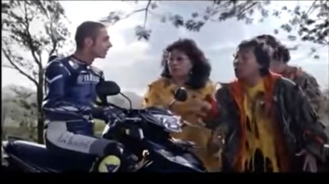 Valentino Rossi ngebut pakai Jupiter MX dan bikin komeng amburadul (Youtube)