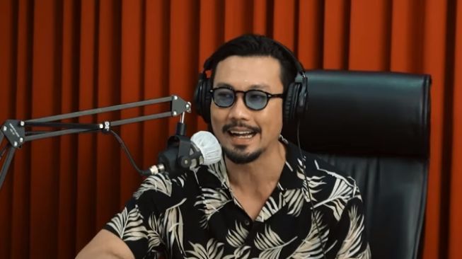 Podcast Denny Sumargo Dianggap Bawa Kutukan, Tedy Pardiyana Jadi Tukang Pijit Lagi