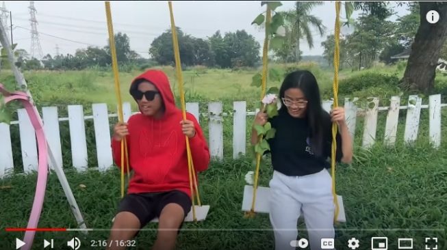  Potret Lokasi Syuting Dari Jendela SMP. [Youtube/Jefan Nathanio]