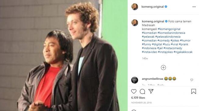 Potret Komeng bareng Valentino Rossi [Instagram]