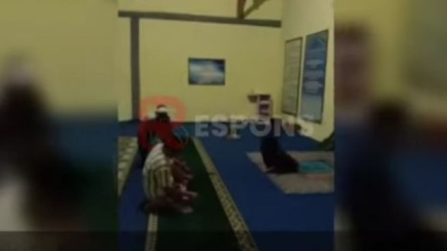 Beredar Video Warga Serbu Jemaah Sedang Ibadah Dituding Aliran Sesat di Gorontalo