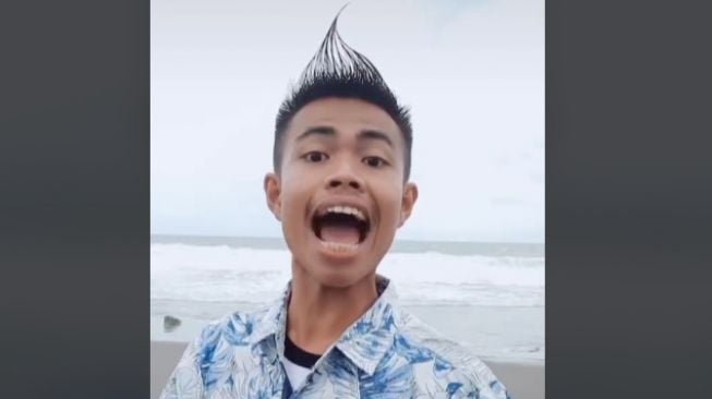 Viral TikTokers Ardi Rungkad Sebut Bansos Cuma Pencitraan, Ujungnya Didatangi Sosok Ini