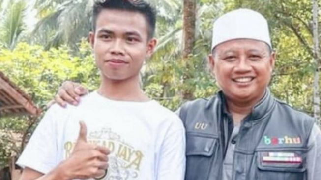 TikTokers Ardi Rungkad didatangi Wakil Gubernur Jawa Barat Uu Ruzhanul Ulum, Minggu (8/9/2021). [HR Online]