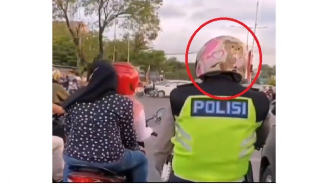 Helm polisi jadi sorotan publik karena desainnya unyu (Instagram)