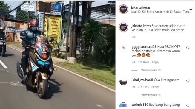 Ksatria baja hitam terciduk menggunakan Yamaha NMAX saat beraksi di jalanan, mau kemana dia? (Instagram)