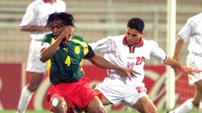 Rigobert Song saat memperkuat Timnas Kamerun di Piala Afrika ltahun 2000. (ISSOUF SANOGO / AFP)