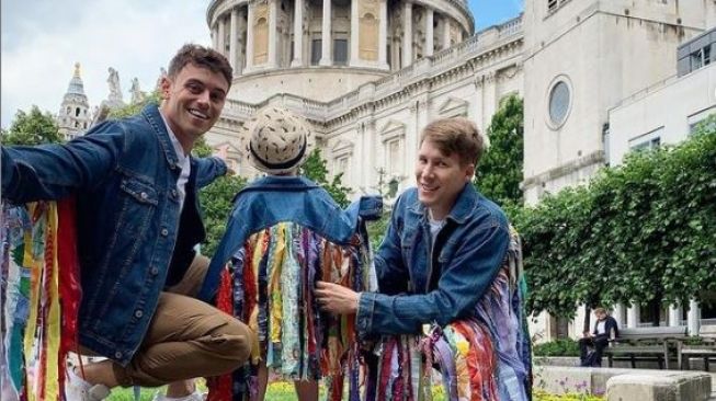 Tom Daley bersama pasangannya Dustin Lance Black. (Instagram/dlanceblack)