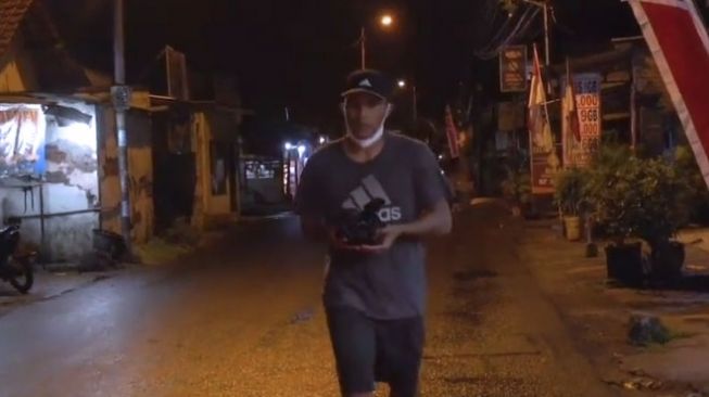 'Kepoin' Nazarnya Rachmat Irianto, Pemain Persebaya yang Jalan Kaki 13 Kilometer