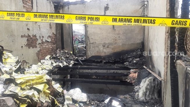 Salah satu dari puluhan rumah yang hangus terbakar di kawasan Grogol Petamburan, Jakarta Barat. (Suara.com/Yaumal)