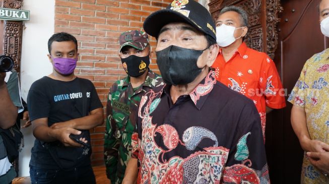 Bupati Banjarnegara Ditahan KPK, Johar Lin Eng-Mbah Putih Kompak Beri Dukungan Moril