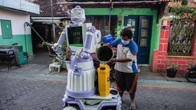 Salah satu robot  [SuaraJatim/Dimas Angga]