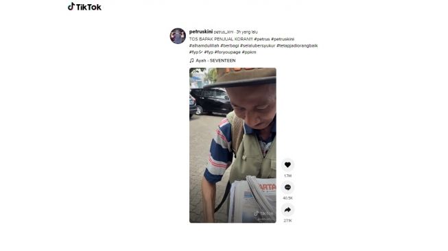 Kakek penjual koran bikin warganet mewek. [TikTok]