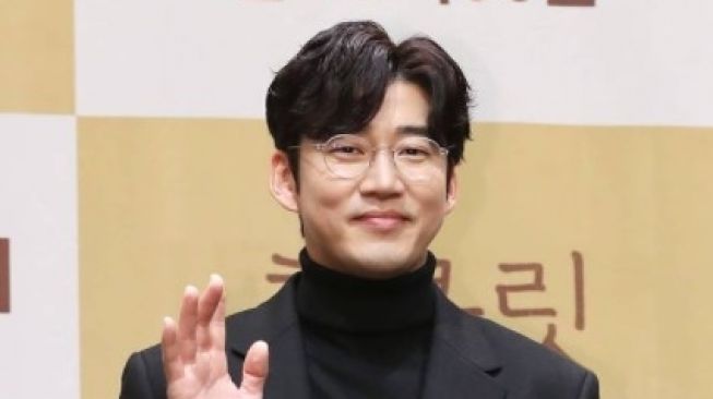 7 Pesona Yoon Kye Sang, Bintang Chocolate yang Umumkan Bakal Nikahi CEO Muda