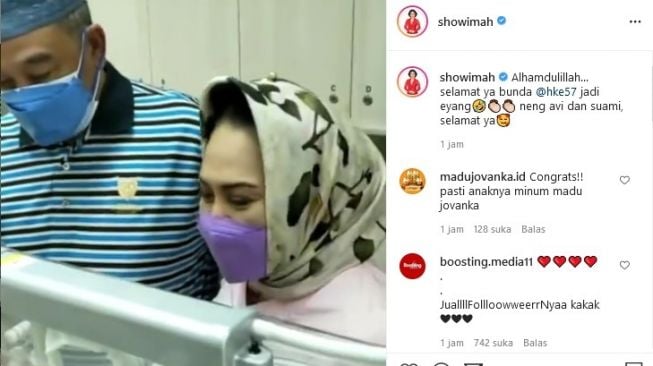 Hetty Koes Endang dikaruniai cucu pertama. [Instagram]