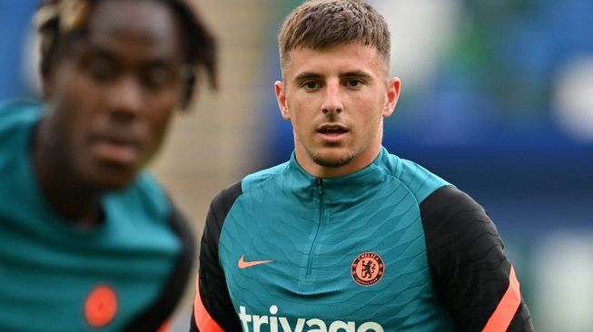 Gelandang serang Chelsea, Mason Mount melakoni latihan jelang laga Piala Super Eropa 2021 kontra Villarreal. [Paul ELLIS / AFP]