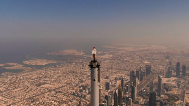 Apa Kesamaan antara Awak Kabin Emirates, Tom Cruise, dan Putra Mahkota Dubai?