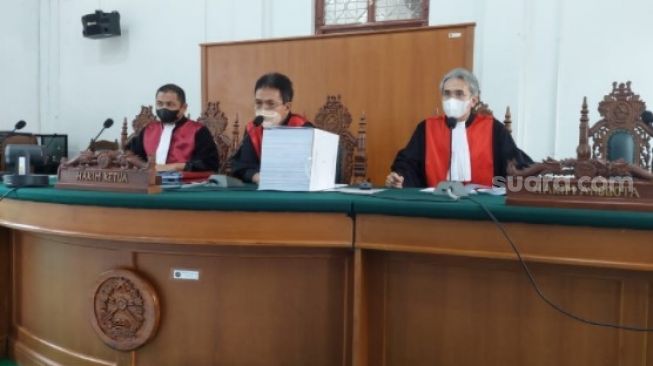 Hakim Tolak Eksepsi Terdakwa Edy Rahmat : Penasihat Hukum Gagal Paham