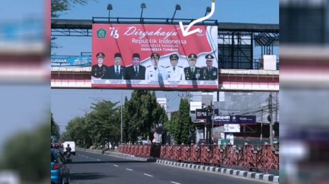 Viral Salah Tulis 'Indonesia' di Baliho Dirgahayu ke-76 RI Forkopimda Sidoarjo