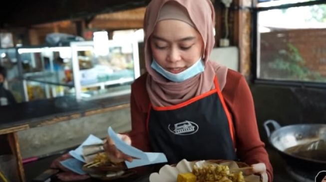 Potret rumah makan Lesti Kejora. (YouTube/Lesti Kejora)