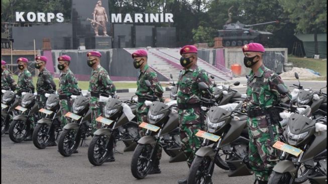 Pasukan marinir Indonesia mendapatkan motor dinas baru Suzuki GSX150 Bandit (Facebook)