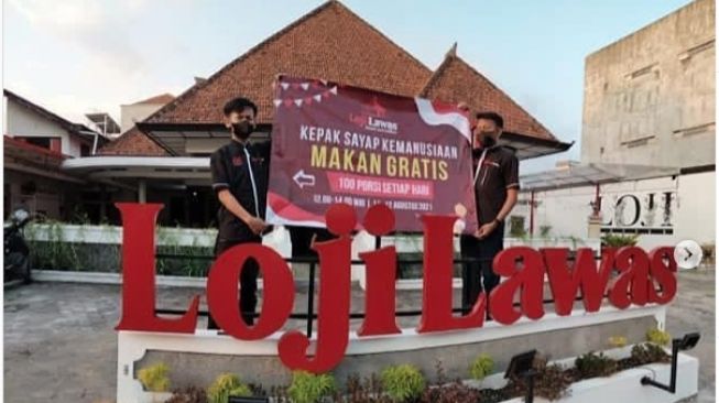 Jargon Mirip Baliho Puan Maharani, Kepak Sayap Kemanusiaan di Solo Bagikan Makanan Gratis