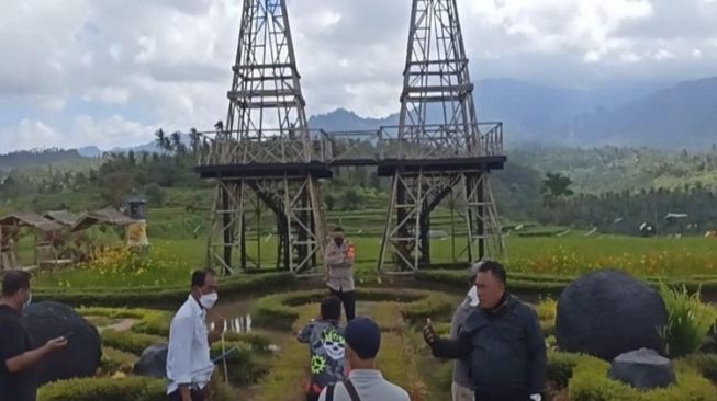 Wisata Bali: Nikmati Keindahan Alam lewat Menara Eiffel Bambu di Jembrana