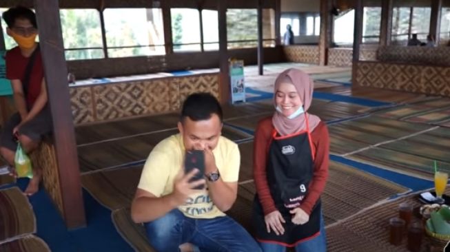 Potret rumah makan Lesti Kejora. (YouTube/Lesti Kejora)