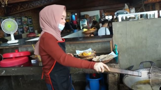 Potret rumah makan Lesti Kejora. (YouTube/Lesti Kejora)