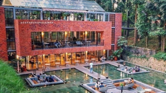 Berlibur ke Puncak Wajib Coba Kuliner di The Lake House Bogor