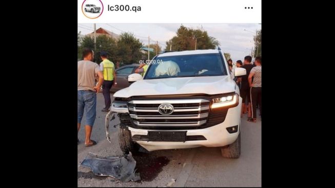 Sebuah tabrakan yang menimpa Toyota land Cruiser 300 Series terjadi di Kazakhstan [Instagram: lc300.qa].