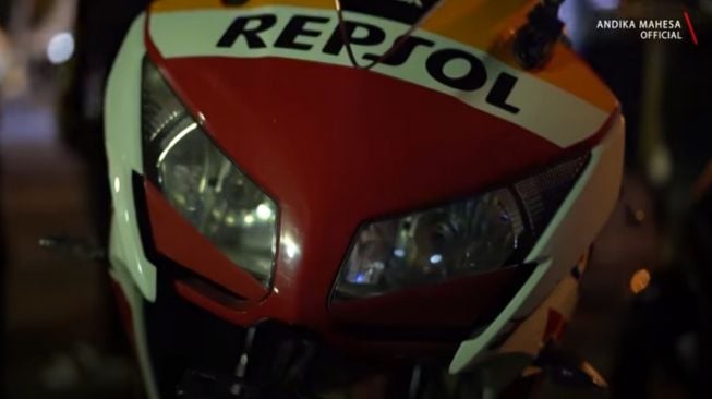 Motor keren Andika Mahesa. (Youtube/Kangen Band Official)