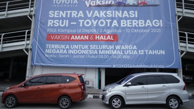 Sentra Vaksinasi RSUI-Toyota Berbagi di Kampus Universitas Indonesia, Depok, Jawa Barat (ANTARA/HO/Toyota Astra Motor) 