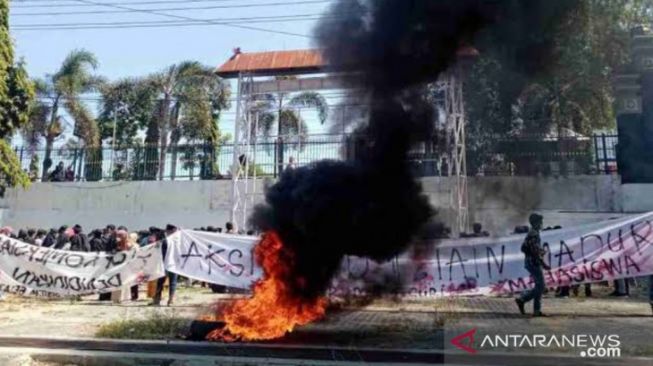 Tiga Mahasiswa Pelaku Perusakan Kampus IAIN Madura Jadi Buronan Polisi