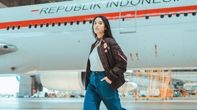 Bomber Jacket Kolaborasi Garuda Indonesia dan The Goods Dept (The Goods Dept)