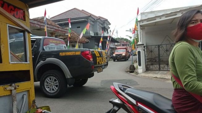 Tim Densus 88 Gledah Rumah Warga Di Purwokerto