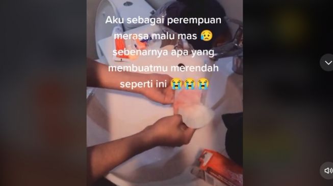 Suami cuci pembalut istri (tiktok)