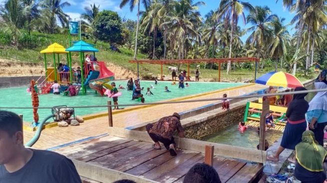 Kolam Renang Desa Padengo, Tempat Wisata yang Nyaman Bersama Keluarga