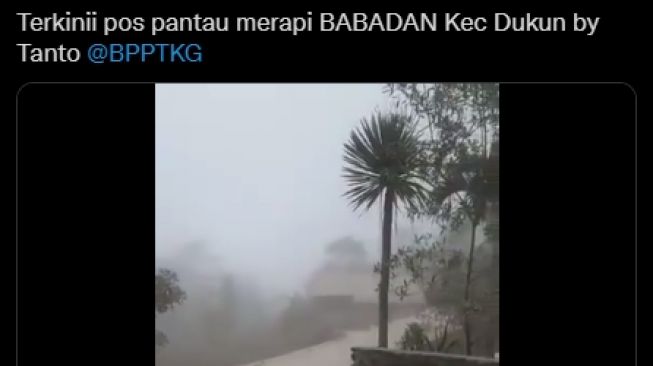 Merapi Keluarkan Awan Panas Guguran, Beberapa Wilayah Ini Kembali Diguyur Hujan Abu