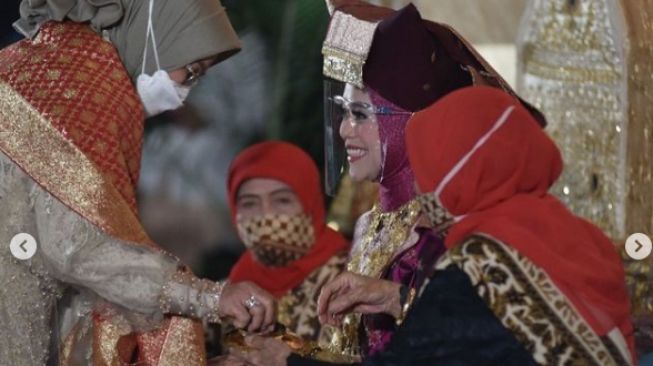 Momen Malam Bainai Lesti Kejora [Instagram/antv_official]