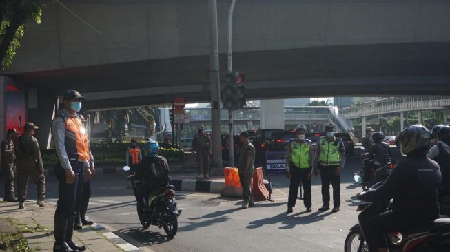 Berlaku Hari Ini Ratusan Personel Gabungan Awasi Penerapan Gage Di Tiga Kawasan Jakarta