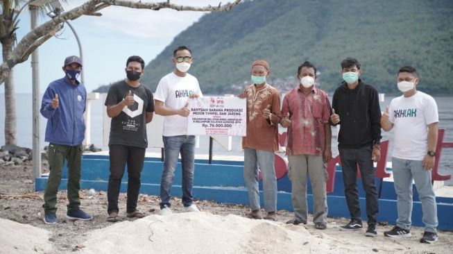 PT. Askrindo kibarkan bendera Merah Putih di dasar laut Ternate (Dok. PT Askrindo)