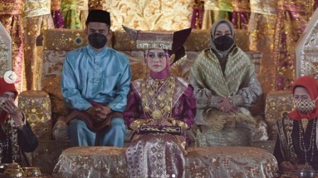 Momen Malam Bainai Lesti Kejora [Instagram/antv_official]